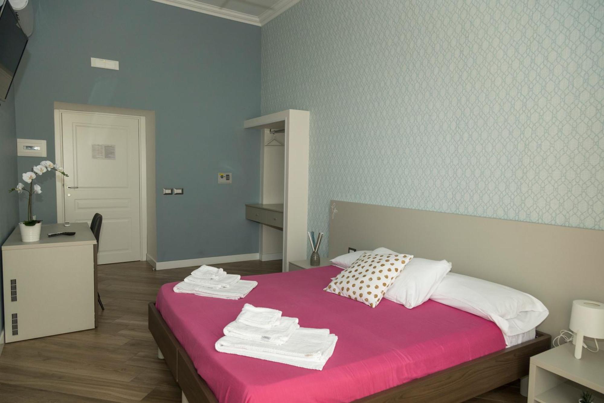Rooms Garibaldi Nápoles Exterior foto